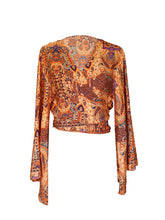 Load image into Gallery viewer, Ikatīs bell sleeve top
