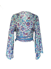 Load image into Gallery viewer, Cauṃtīs bell sleeve top
