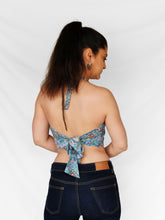 Load image into Gallery viewer, Paiṃtālīsa crop top
